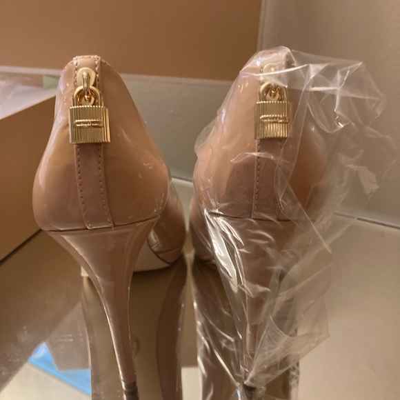 Michael Kors Pumps/Heals - Picture 5 of 5